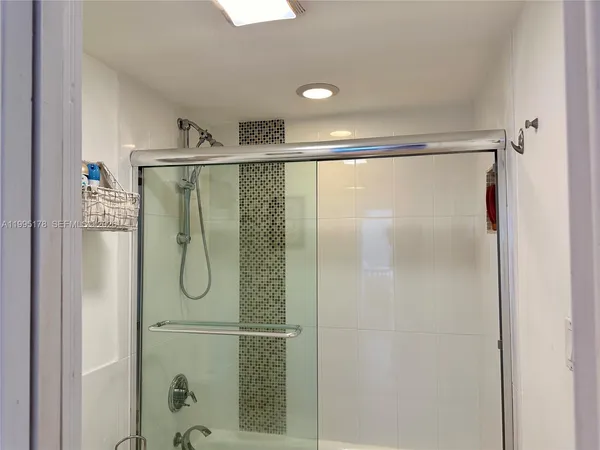 $4,750 | 100 Bayview Drive, Unit 1405, Sunny Isles Beach, FL 33160