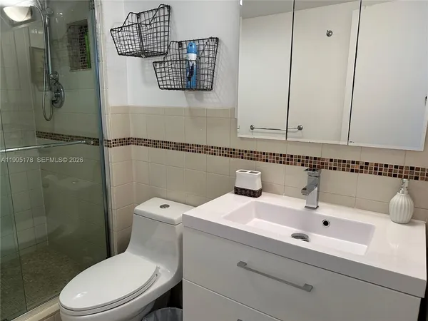 $4,750 | 100 Bayview Drive, Unit 1405, Sunny Isles Beach, FL 33160