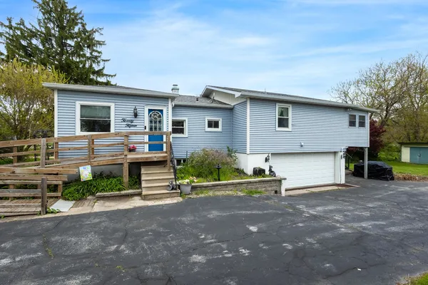 $179,900 | 2015 North Zenith Avenue, Davenport, IA 52804