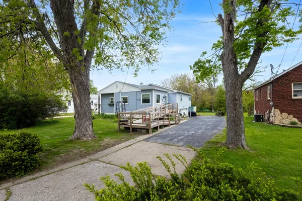$179,900 | 2015 North Zenith Avenue, Davenport, IA 52804