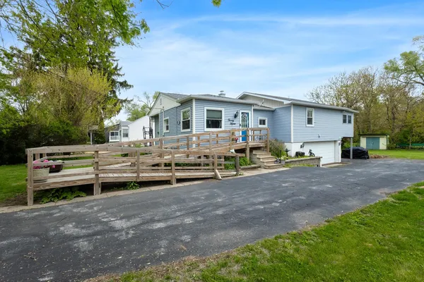 $179,900 | 2015 North Zenith Avenue, Davenport, IA 52804