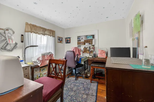 $179,900 | 2015 North Zenith Avenue, Davenport, IA 52804