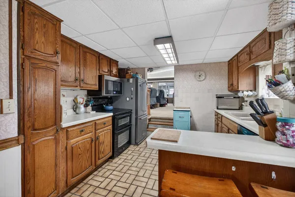 $179,900 | 2015 North Zenith Avenue, Davenport, IA 52804