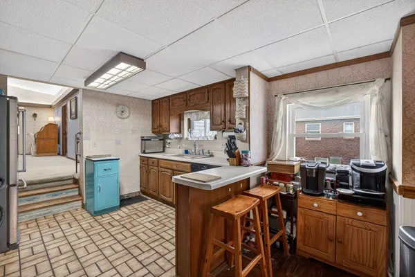 $179,900 | 2015 North Zenith Avenue, Davenport, IA 52804
