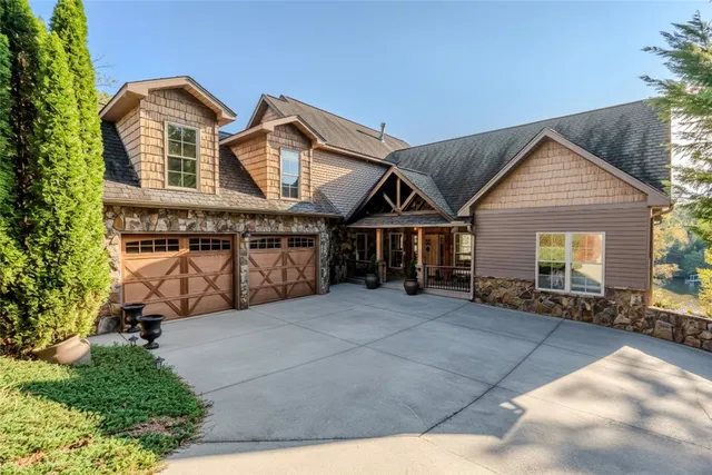 $1,549,000 | 137 West Waters Edge Lane, West Union, SC 29696