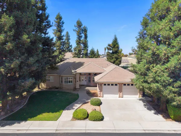 $695,000 | 2424 Thaddeous Drive, Escalon, CA 95320