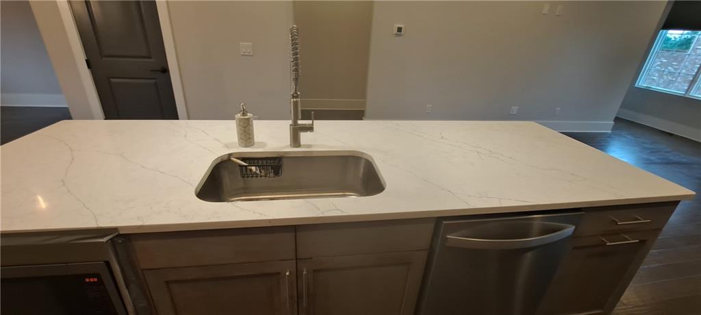 306 Fair Street Southwest Atlanta, GA 30313 - Photo 6 of 21
