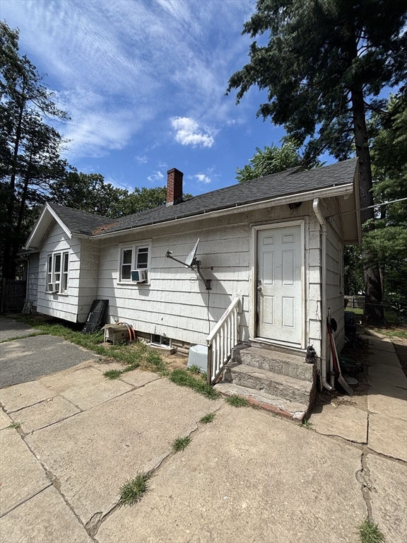 55 Leitch Street Springfield, MA 01109 - Photo 9 of 12 Gallery Image 9