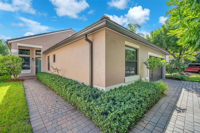 $774,900 | 225 East Bayridge Drive, Weston, FL 33326