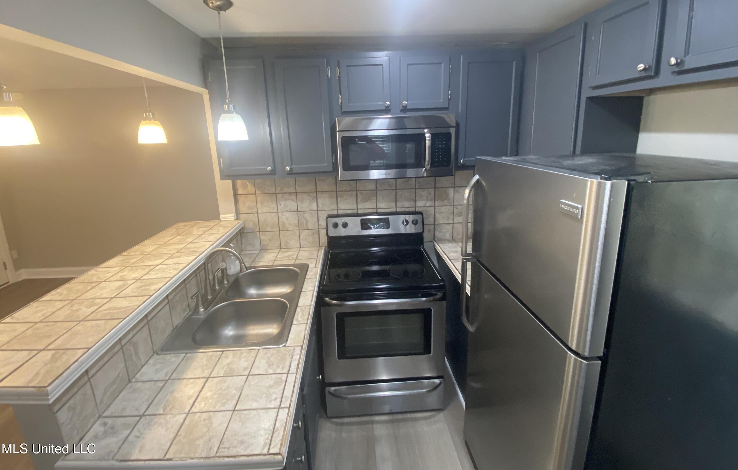 14691 North Swan Road Gulfport, MS 39503 - Photo 11 of 25 IMG_4793