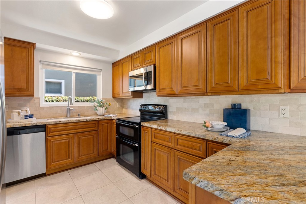5642 Meinhardt Road Westminster, CA 92683 - Photo 8 of 23
