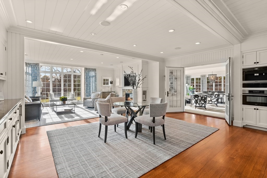 76 Robin Road Weston, MA 02493 - Photo 16 of 41