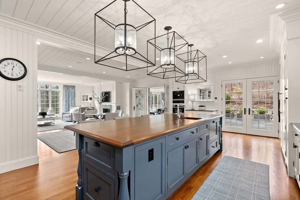 76 Robin Road Weston, MA 02493 - Photo 21 of 41