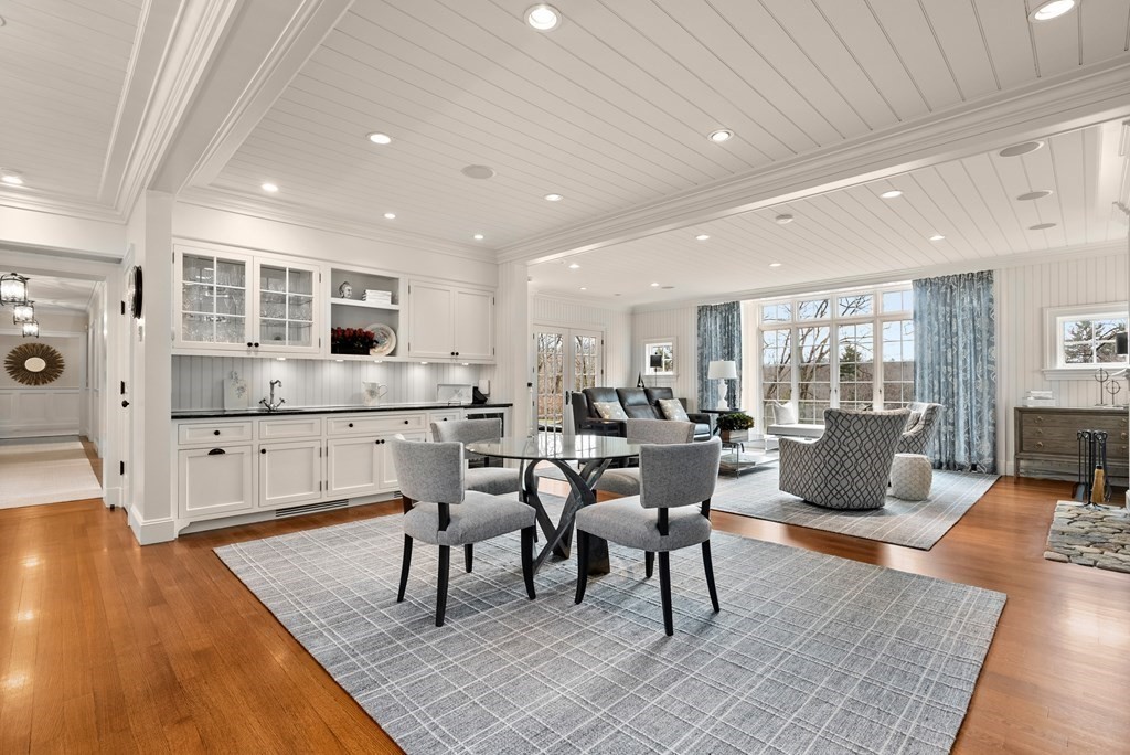 76 Robin Road Weston, MA 02493 - Photo 22 of 41