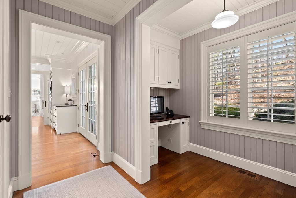 76 Robin Road Weston, MA 02493 - Photo 24 of 41