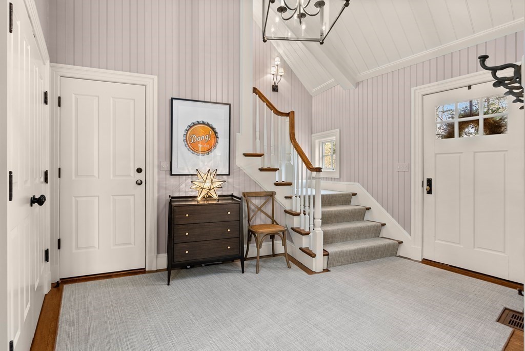 76 Robin Road Weston, MA 02493 - Photo 25 of 41