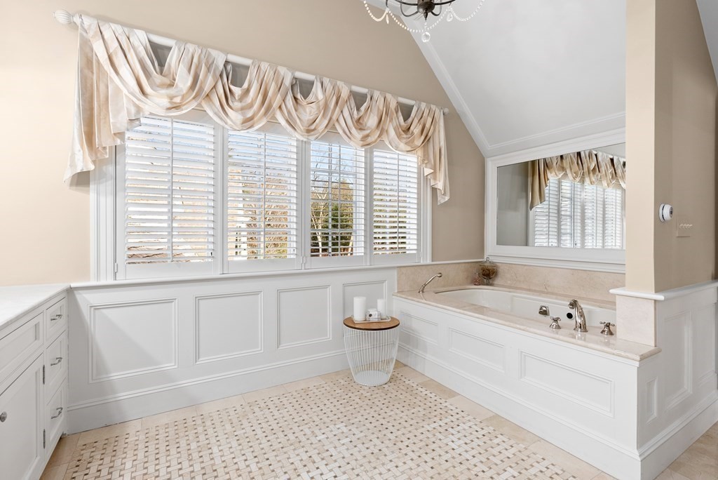 76 Robin Road Weston, MA 02493 - Photo 28 of 41