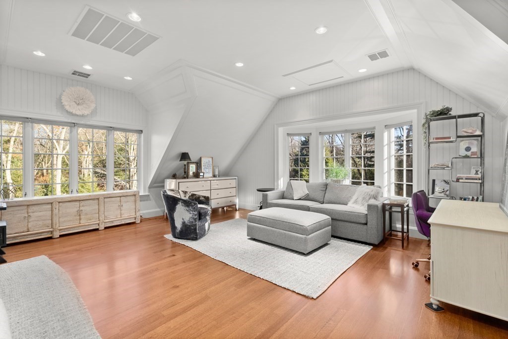 76 Robin Road Weston, MA 02493 - Photo 34 of 41