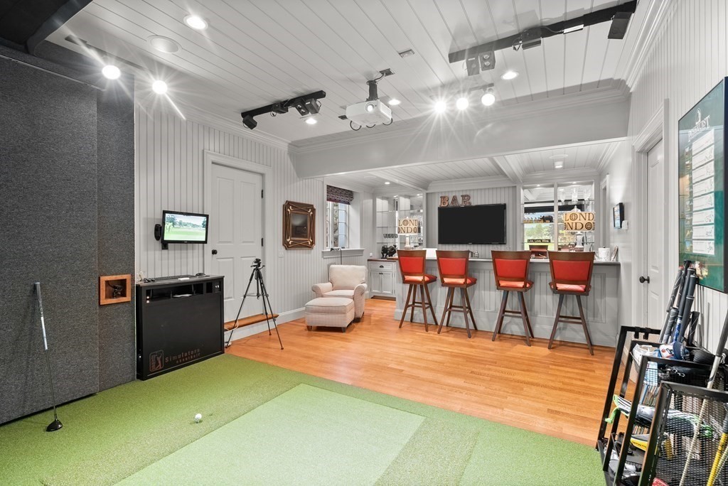 76 Robin Road Weston, MA 02493 - Photo 37 of 41