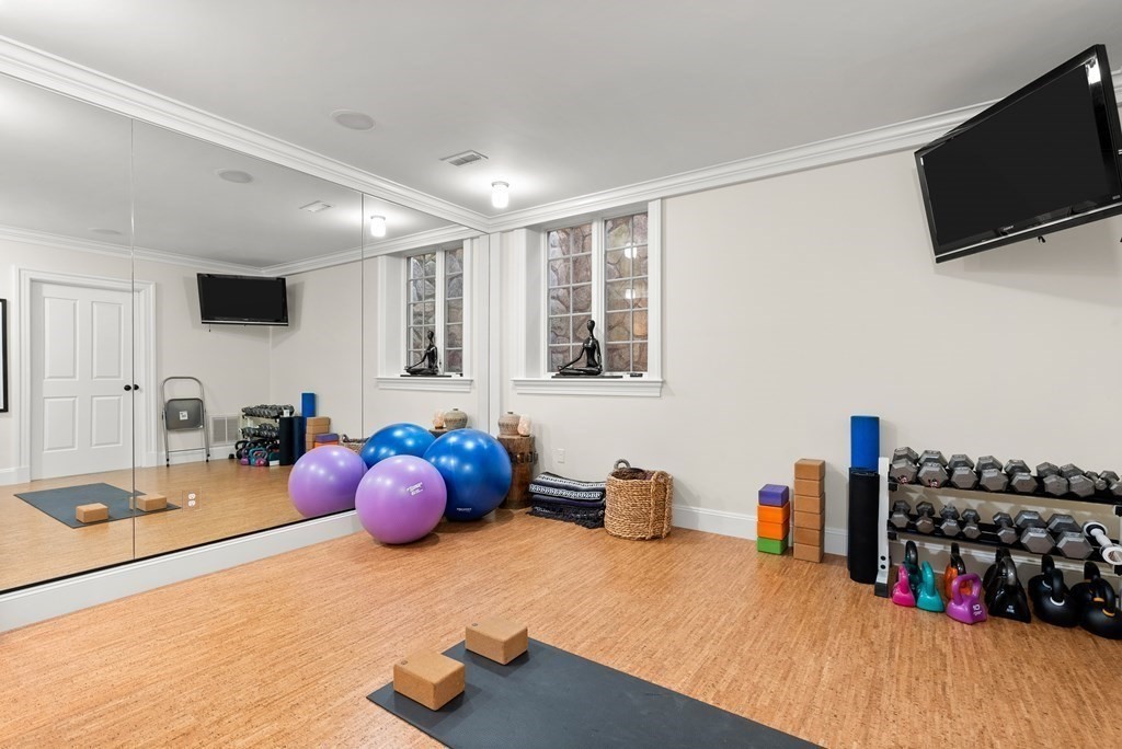 76 Robin Road Weston, MA 02493 - Photo 38 of 41