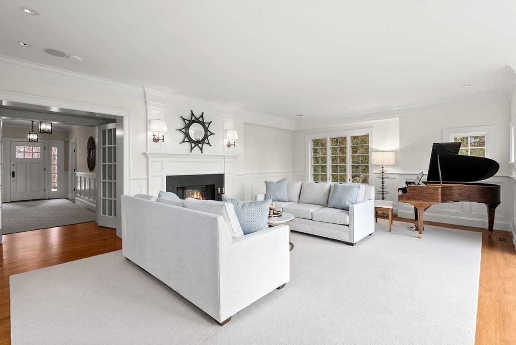 76 Robin Road Weston, MA 02493 - Photo 6 of 41