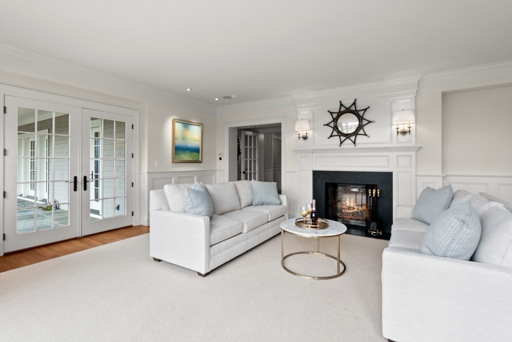 76 Robin Road Weston, MA 02493 - Photo 7 of 41