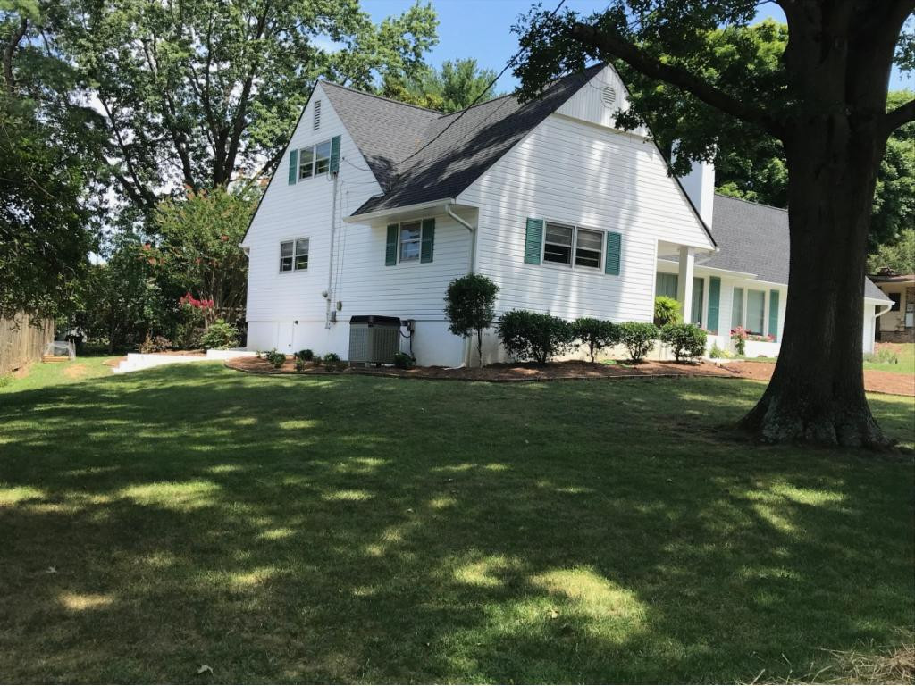 2140 Heatherly Road Kingsport, TN 37660 - Photo 29 of 36 Side View