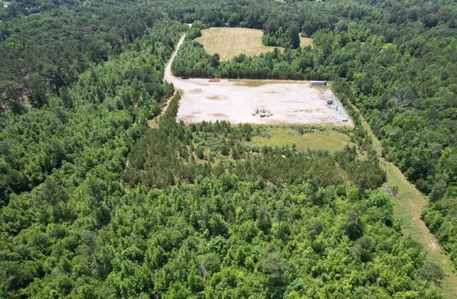 a view of a outdoor space