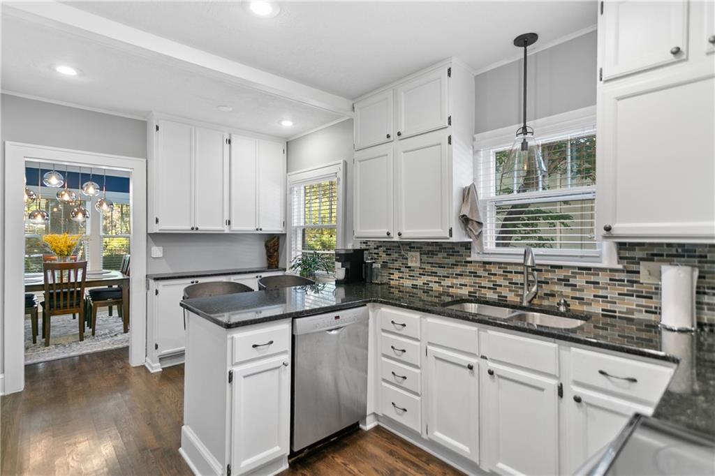 6234 Valley Road Kansas City, MO 64113 - Photo 18 of 81 Gallery Image 18