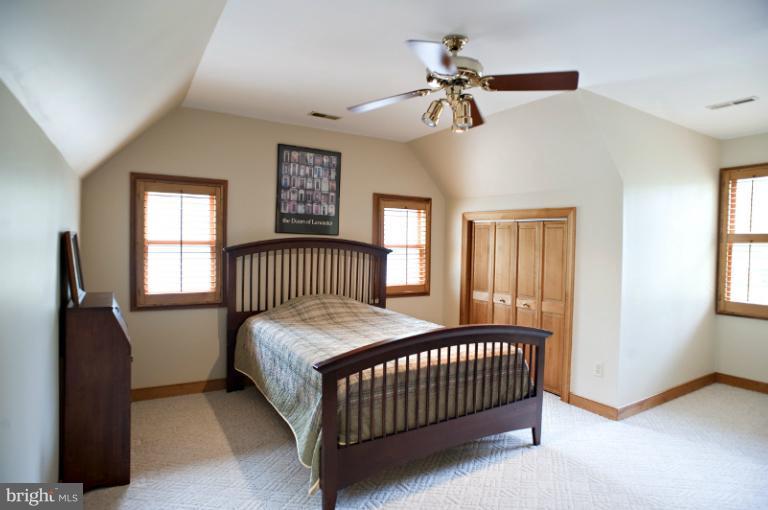 19386 Teman Road Beaverdam, VA 23015 - Photo 12 of 28 Bedroom