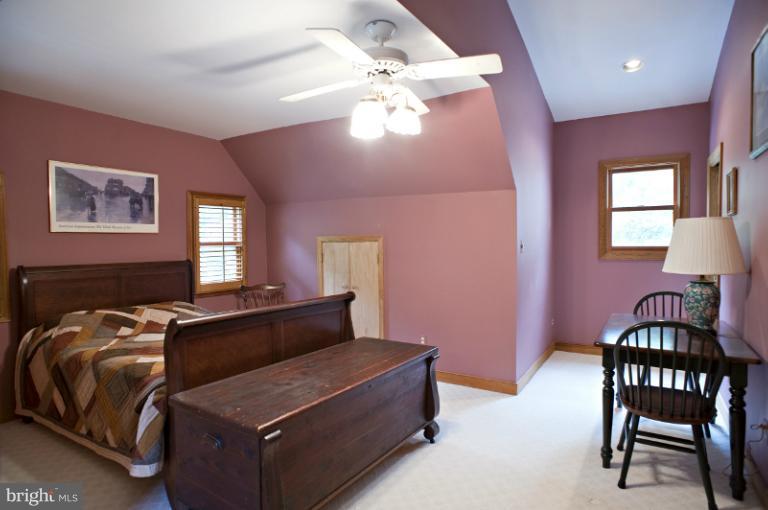 19386 Teman Road Beaverdam, VA 23015 - Photo 6 of 28 Bedroom