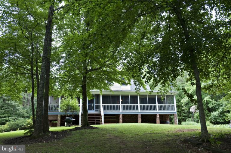 19386 Teman Road Beaverdam, VA 23015 - Photo 9 of 28 Exterior (Rear)