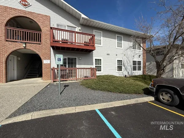 $218,000 | 1459 Northwood Drive, Unit 102, Moscow, ID 83843