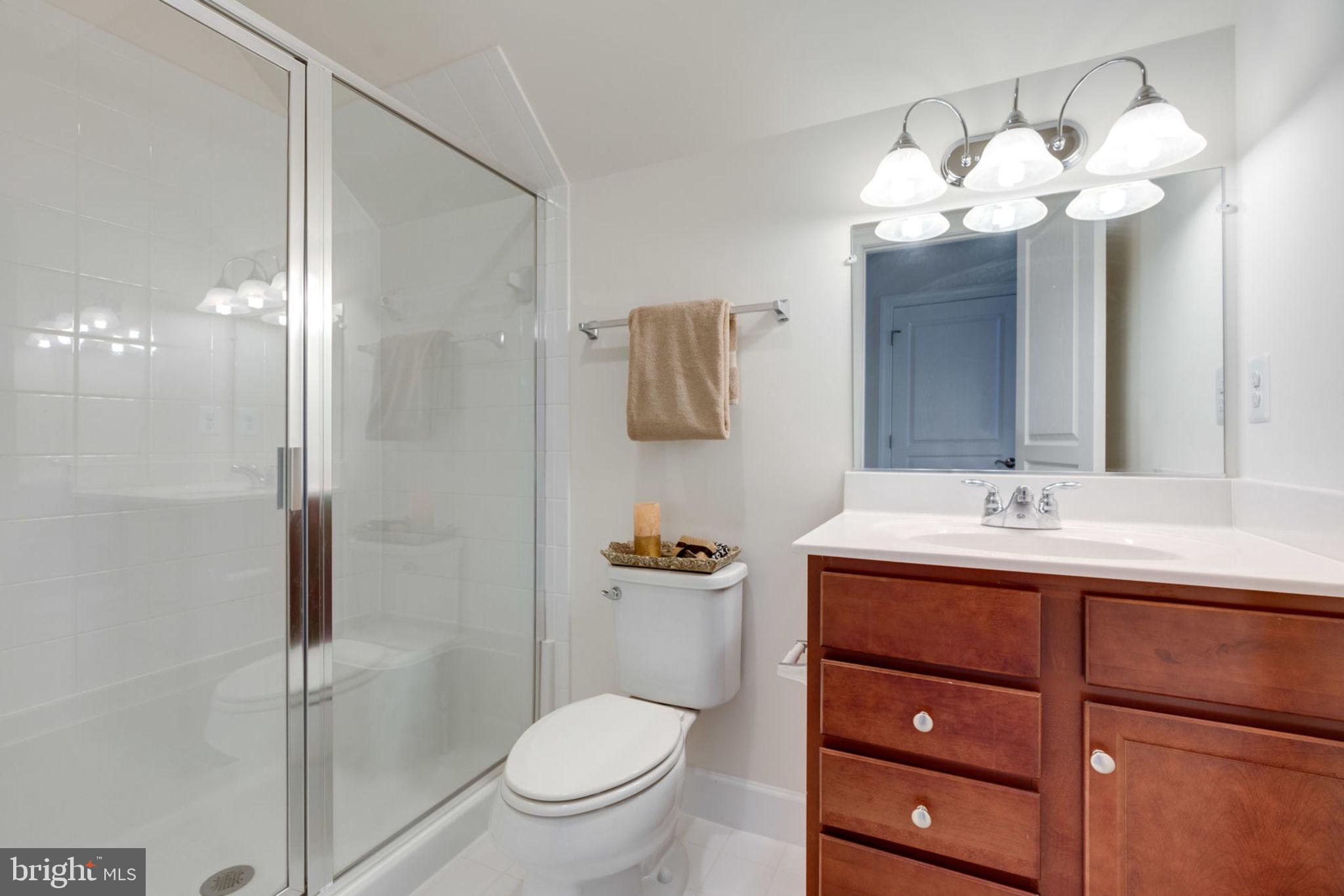 7516 Tangerine Place Lorton, VA 22079 - Photo 26 of 38 Loft Full Bathroom