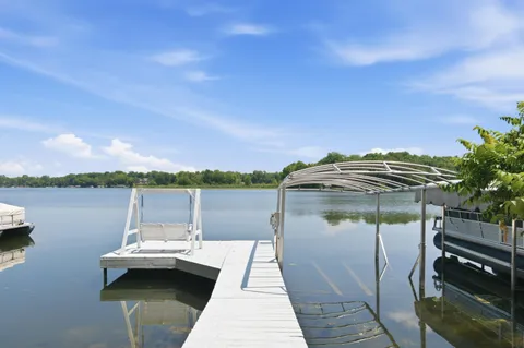 $925,000 | W288N8060 Park Drive, Merton, WI 53029