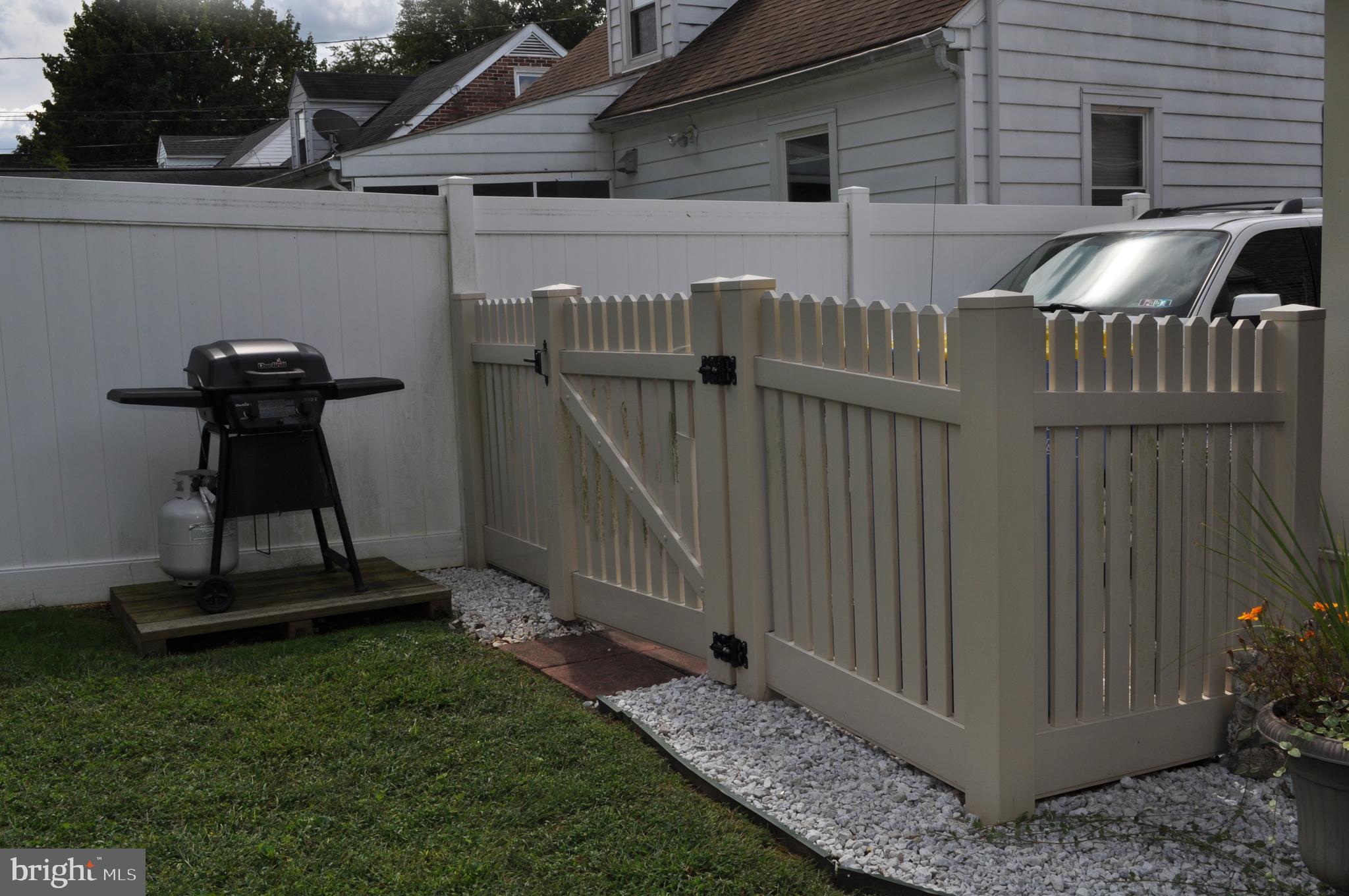 211 Wynwood Road York, PA 17402 - Photo 11 of 41 Gallery Image 11