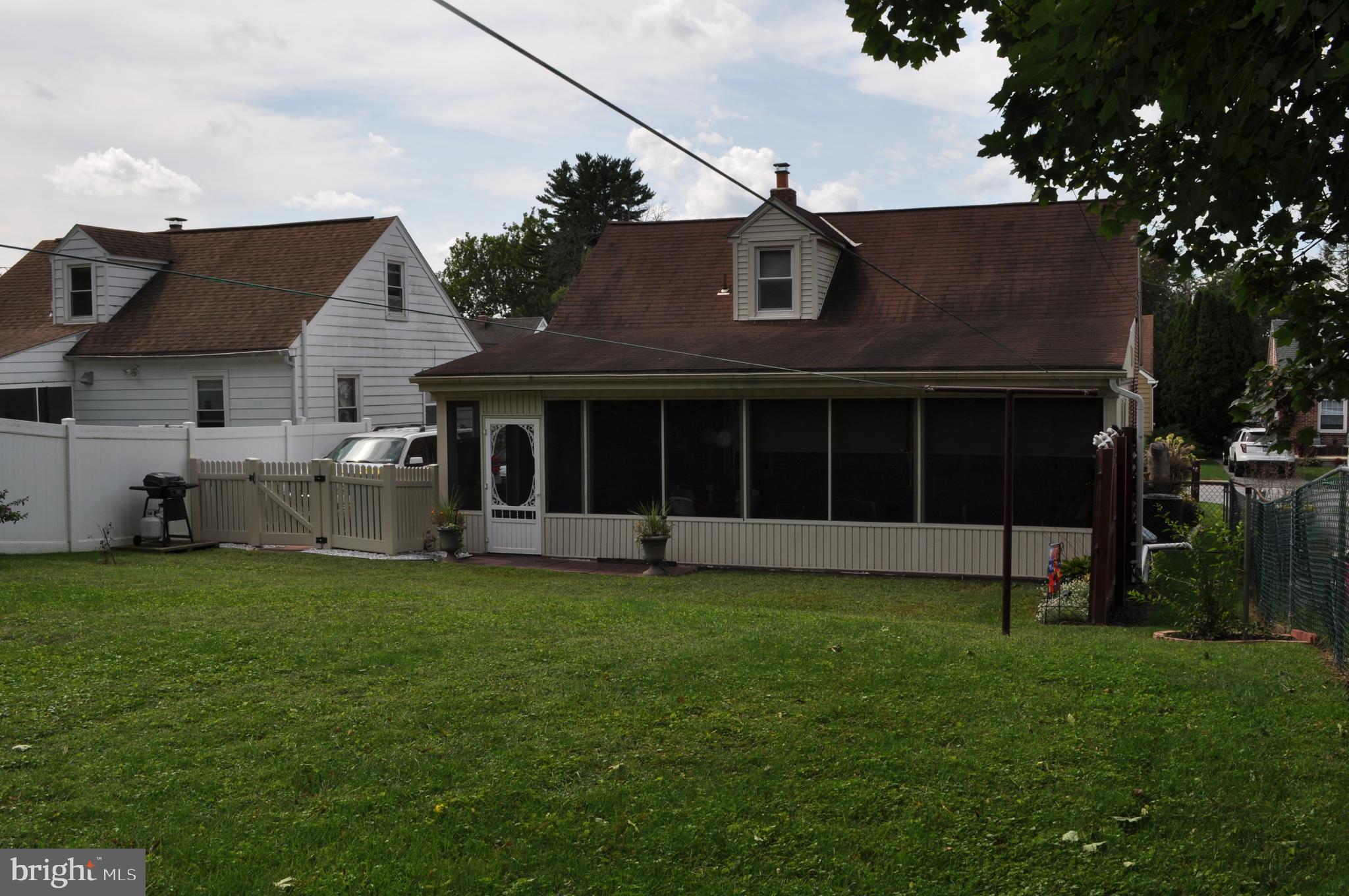 211 Wynwood Road York, PA 17402 - Photo 5 of 41 Gallery Image 5