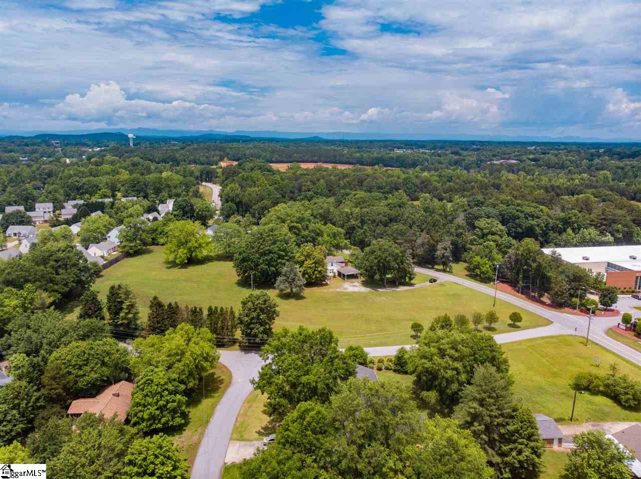 660 Pope Field Road Easley, SC 29642 - Photo 4 of 36 Gallery Image 4