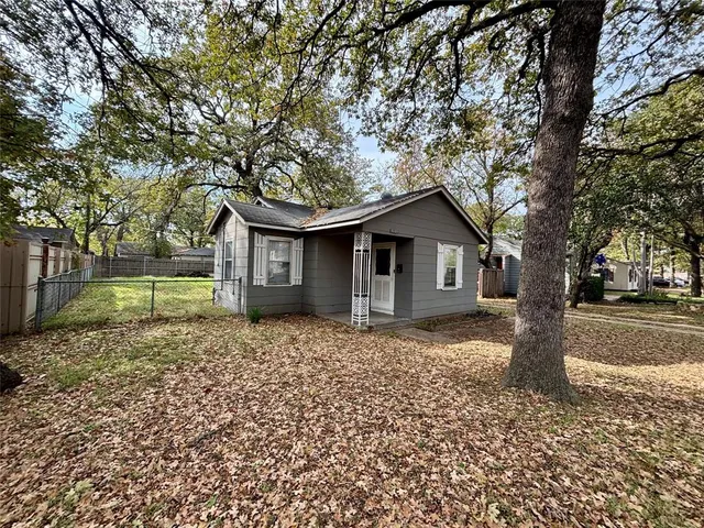 $1,245 | 5605 Thomas Lane, River Oaks, TX 76114