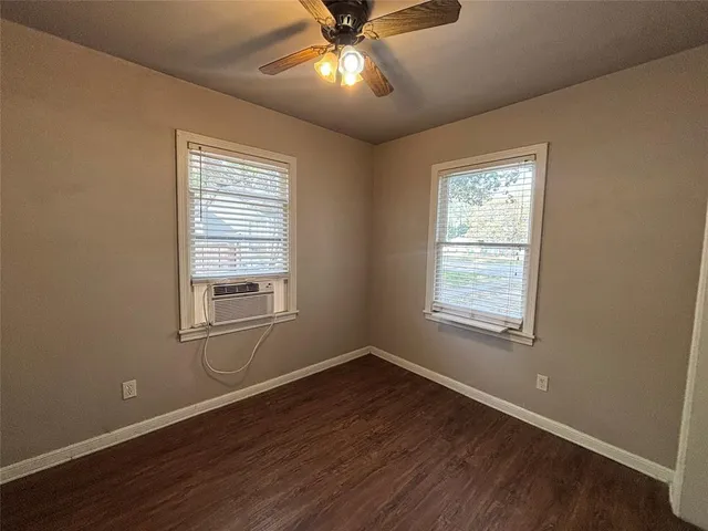 $1,245 | 5605 Thomas Lane, River Oaks, TX 76114