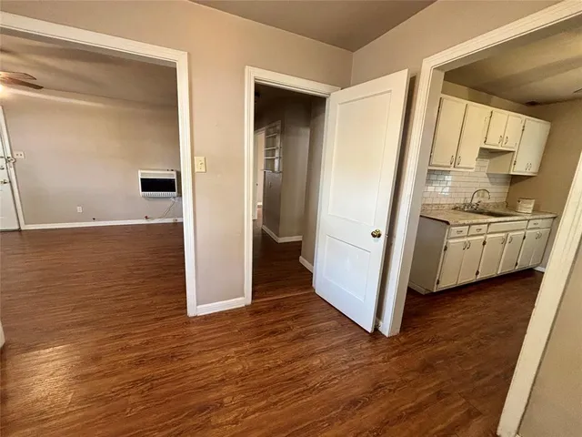 $1,245 | 5605 Thomas Lane, River Oaks, TX 76114