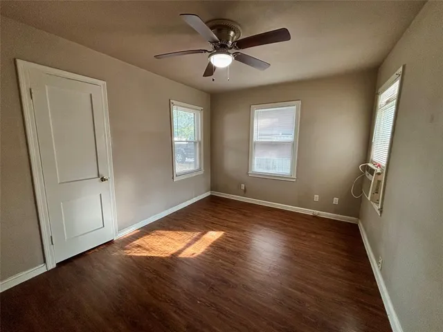 $1,245 | 5605 Thomas Lane, River Oaks, TX 76114