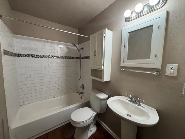 $1,245 | 5605 Thomas Lane, River Oaks, TX 76114