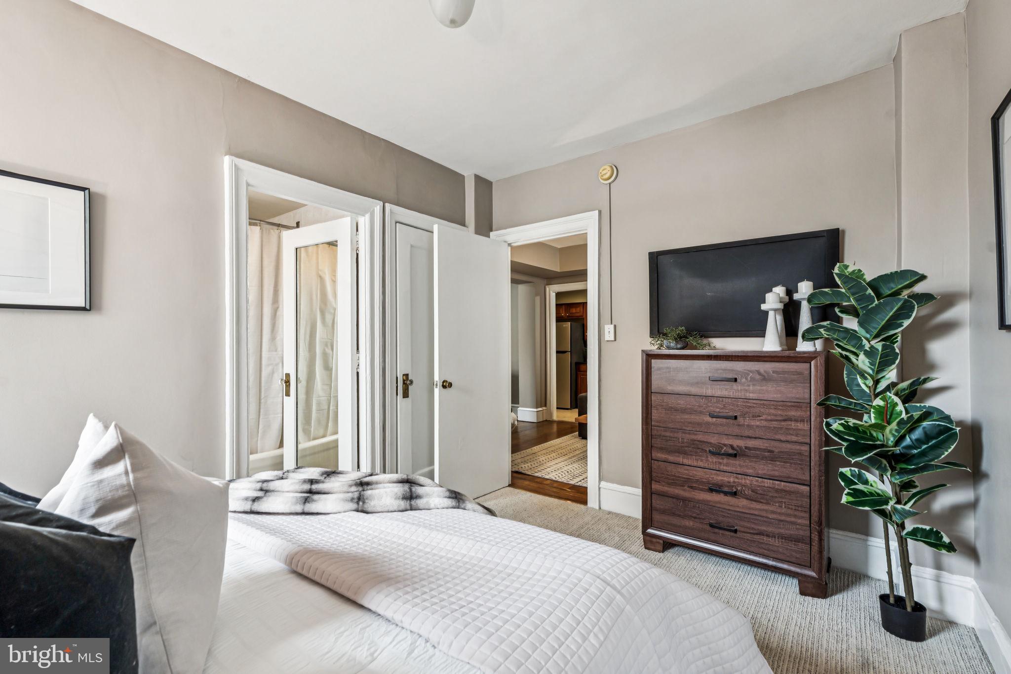2201 Chestnut Street, Unit 503 Philadelphia, PA 19103 - Photo 14 of 22