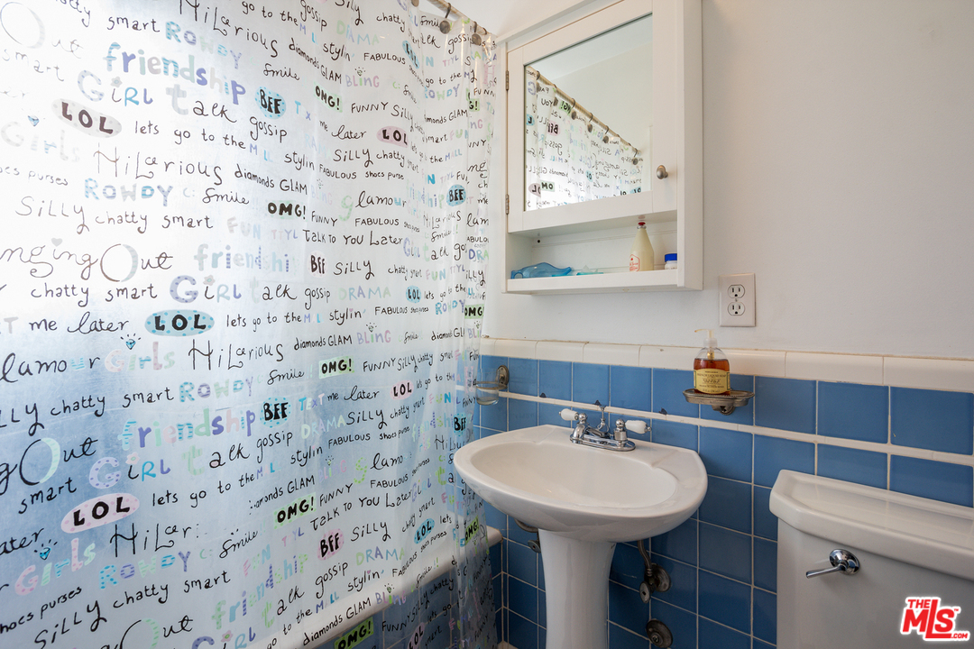 1272 South Ridgeley Drive Los Angeles, CA 90019 - Photo 18 of 41