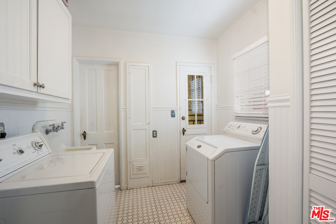 1272 South Ridgeley Drive Los Angeles, CA 90019 - Photo 20 of 41