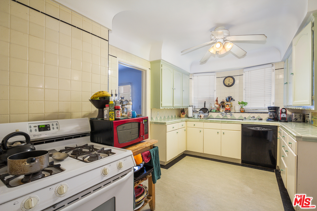 1272 South Ridgeley Drive Los Angeles, CA 90019 - Photo 30 of 41