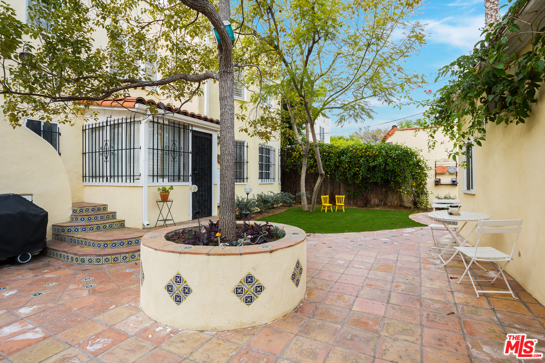1272 South Ridgeley Drive Los Angeles, CA 90019 - Photo 36 of 41