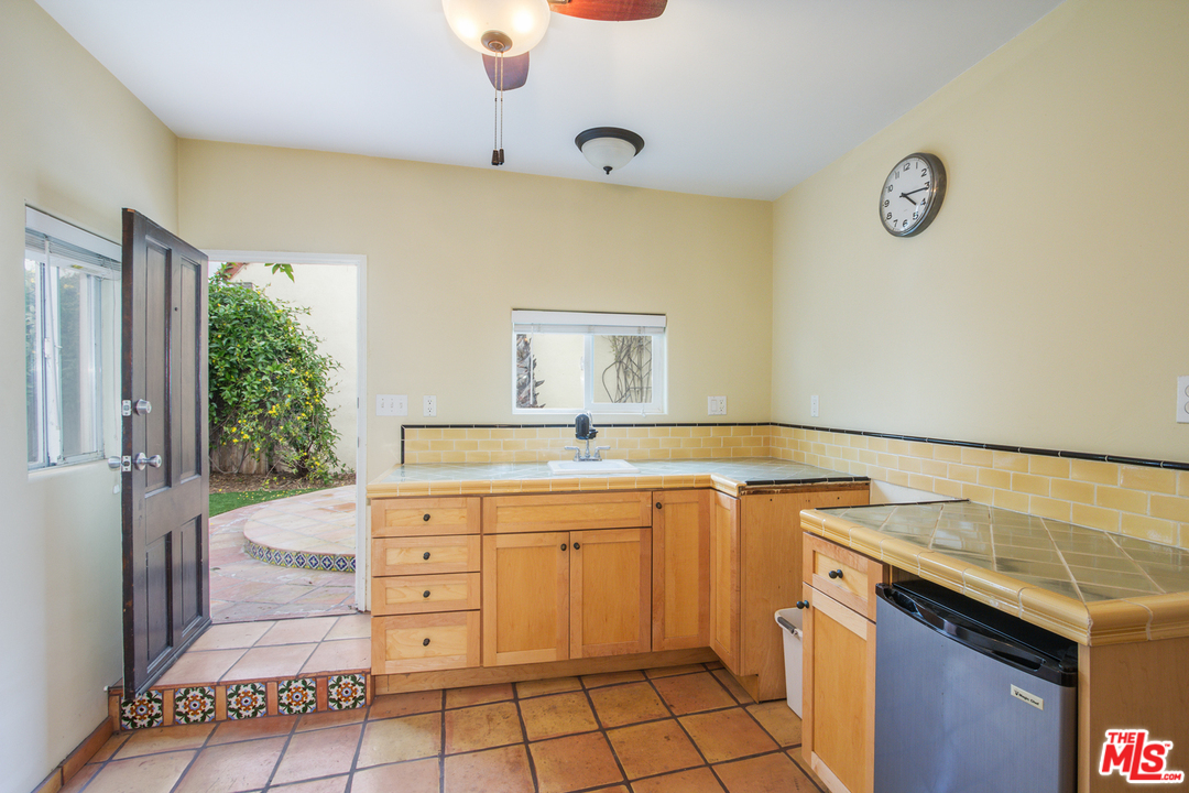 1272 South Ridgeley Drive Los Angeles, CA 90019 - Photo 39 of 41