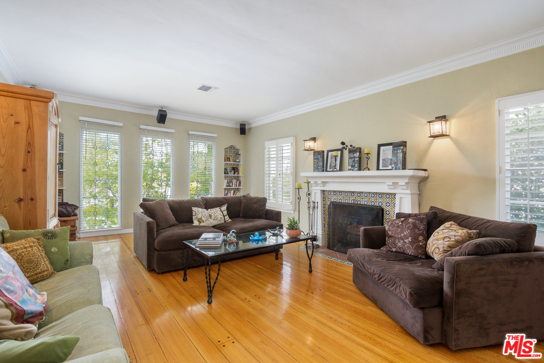 1272 South Ridgeley Drive Los Angeles, CA 90019 - Photo 5 of 41